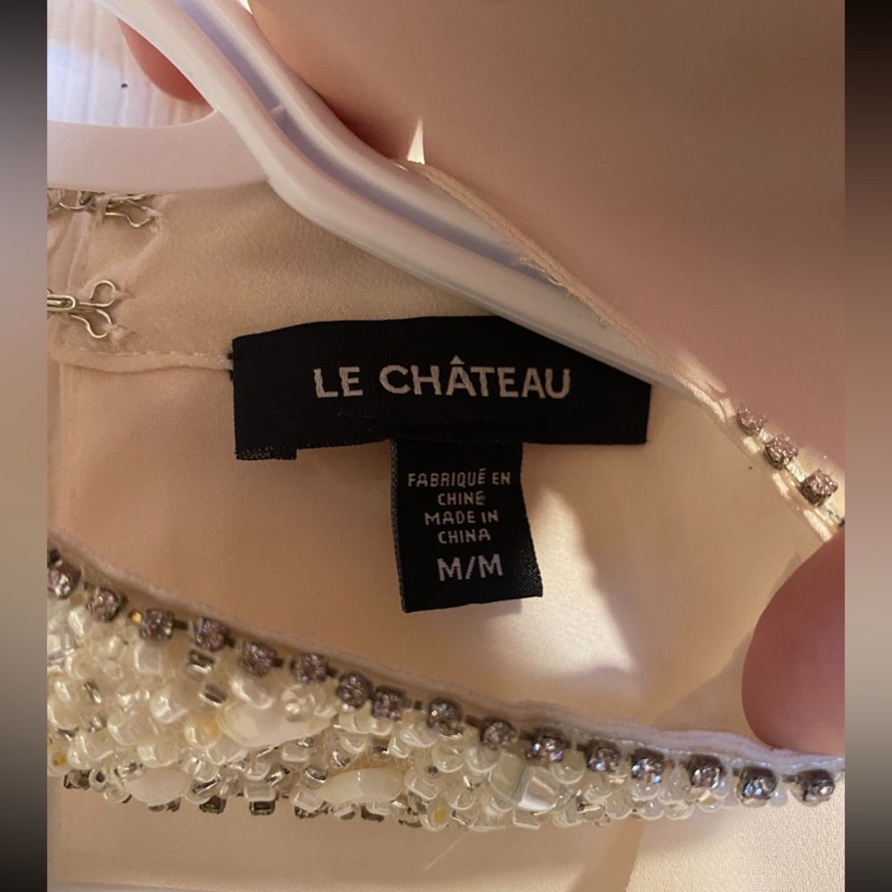 🌷Le Chateau Ivory Pearl Beaded Sleeveless Blouse Size M Formal 3/$30 - Picture 4 of 8